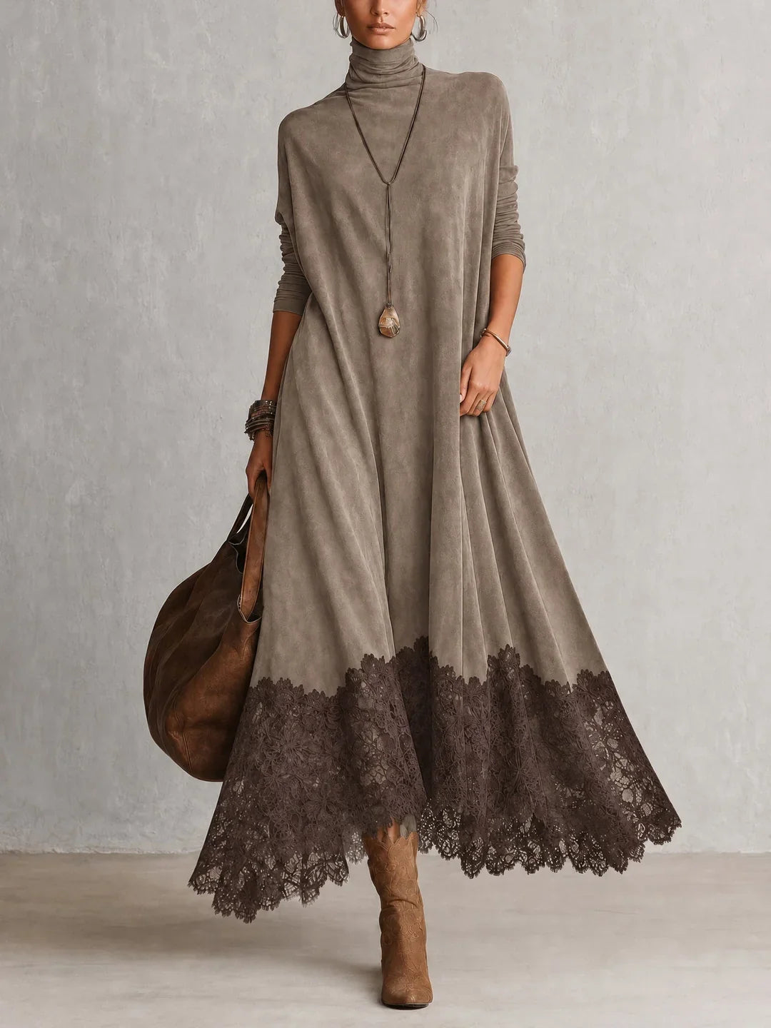 BRUNELLA | Lange Jurk met Suède-effect en Kantzoom