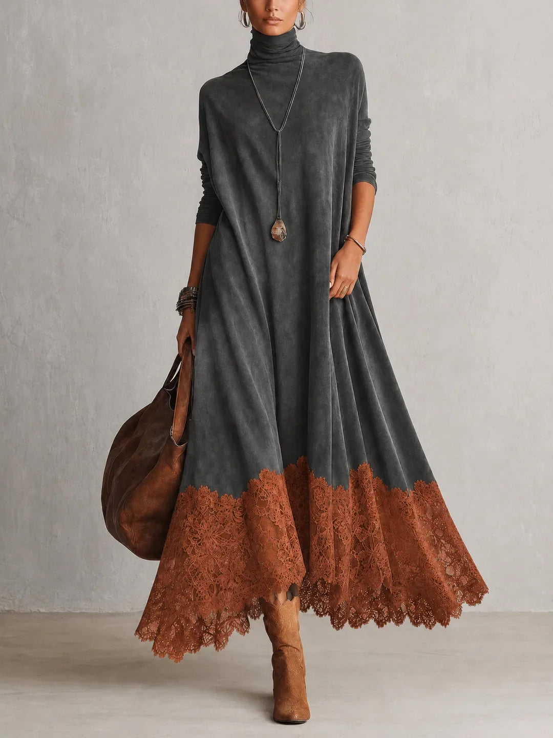 BRUNELLA | Lange Jurk met Suède-effect en Kantzoom