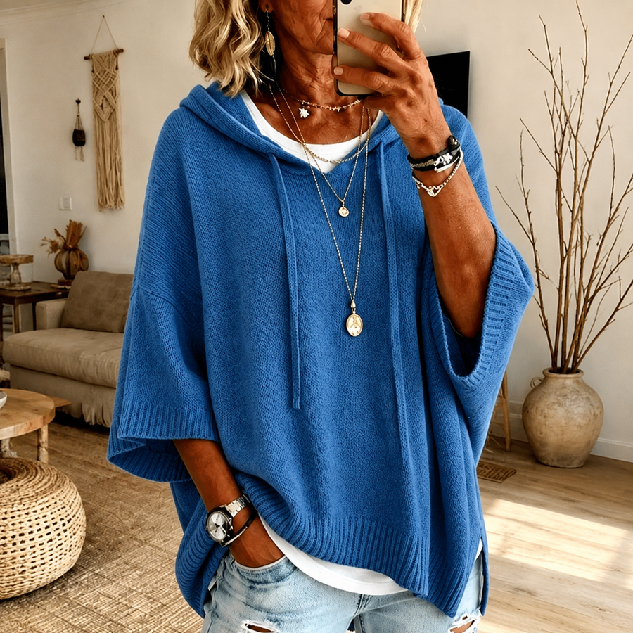 Amelie – Blauwe Poncho Sweater